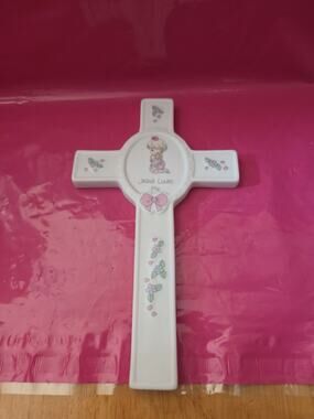 JESUS LOVES ME on Infant Girl Cross by Enesco Precious Moments 1991: Excellent!